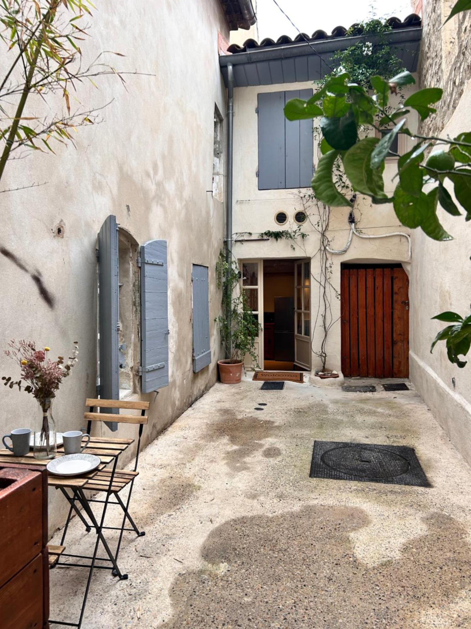 Duplex Centre Historique Arles Apartment Exterior foto